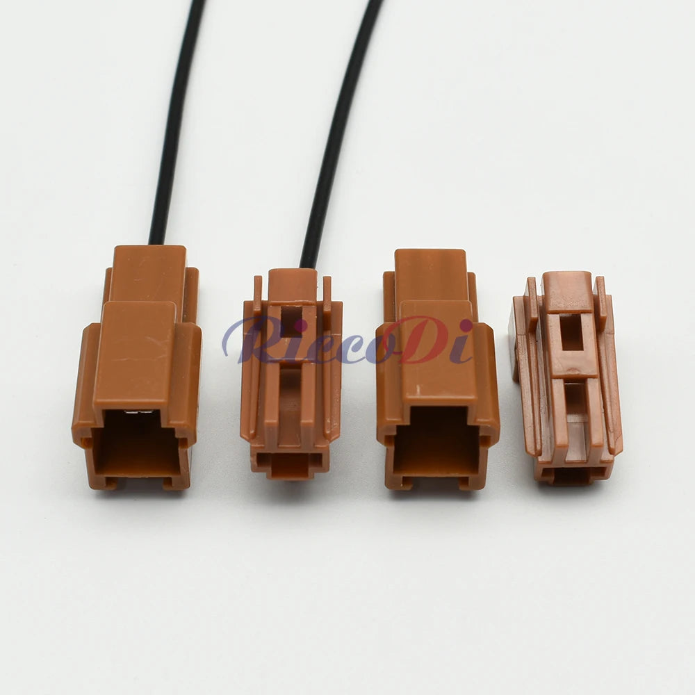 Assembly view of 6098-0232 6098-0234 1 pin automotive connector with cable for secure automotive electrical applications