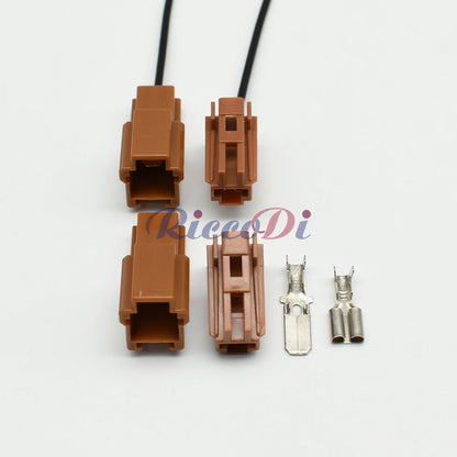 Detailed view of housing on 6098-0232 6098-0234 1 pin automotive connector ensuring durability and precise fit