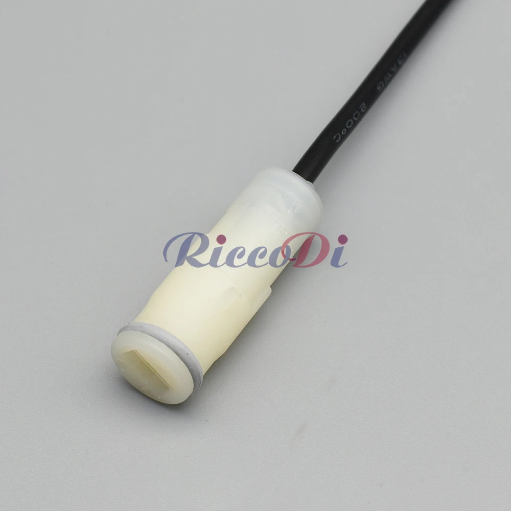 1 Pin 7.8mm automotive wiring harness connector attached to cable for stable and durable vehicle electrical connections
