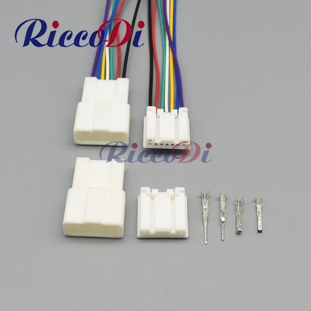7 pin 0.6/1.2 series 21W car central control latcher plug male female docking composite socket for Toyota