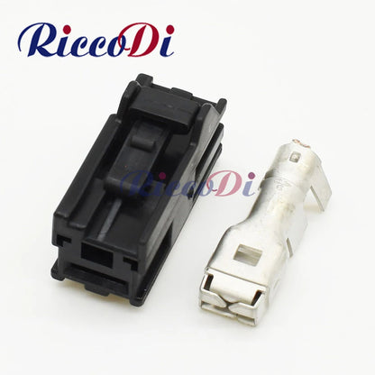 9.5mm high current automotive connector with milky yellow plug and terminal socket for reliable vehicle wiring
