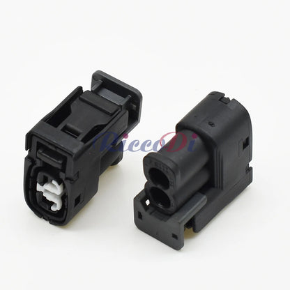 secure 2 pin connector plug for injector wiring in Toyota, Lexus, Hyundai, and Mazda vehicles