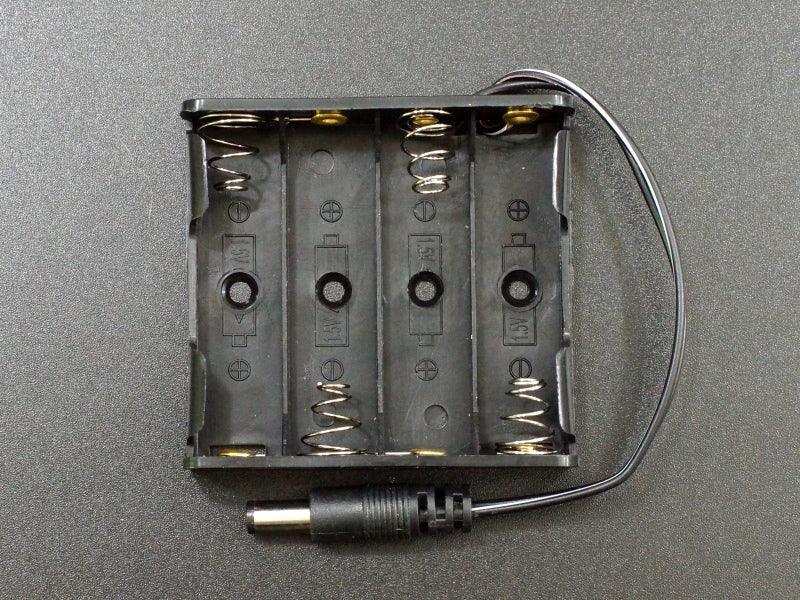 Battery Holder 4 x AA with DC Plug