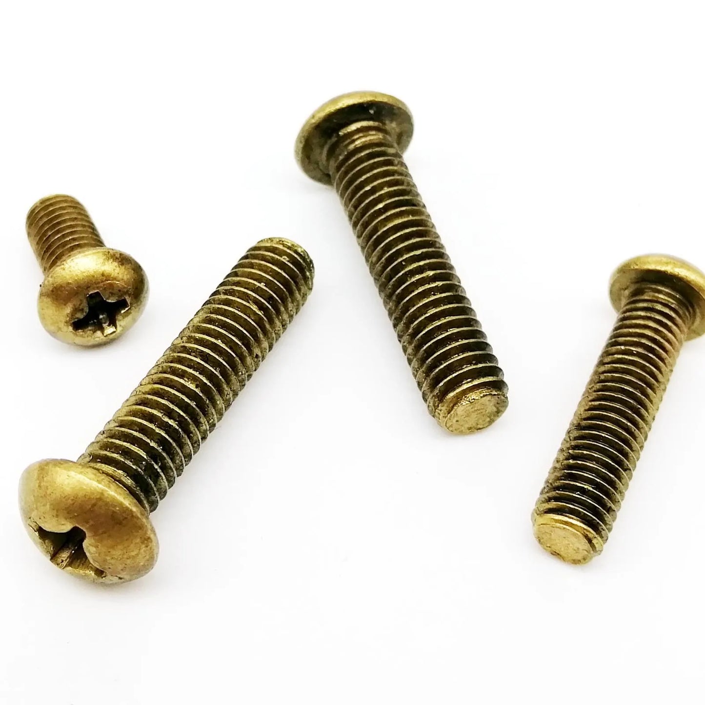 Close_Up_GB818_Pure_Copper_Brass_Phillips_Round_Pan_Head_Screw_Detail