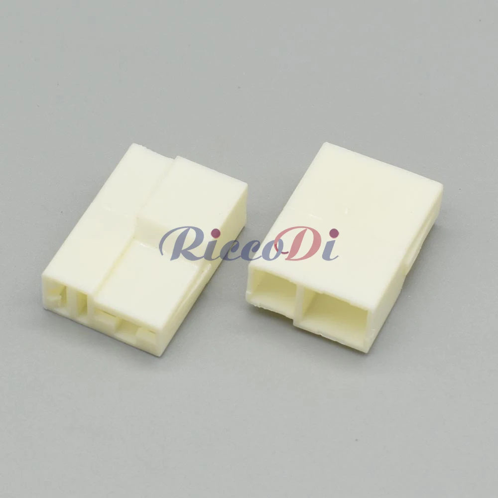 Locking feature of DJ7022A 6.3MM automotive connector plug for stable and safe wiring connections