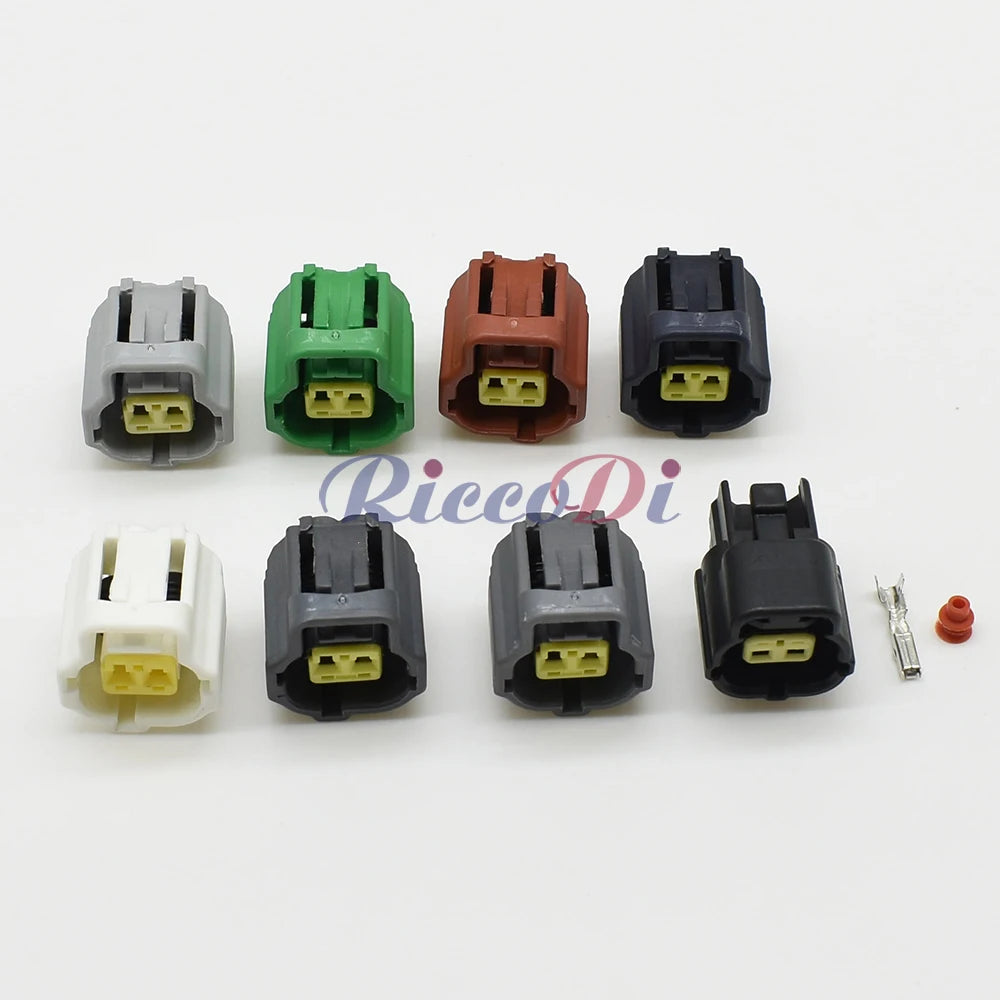 male and female automotive wire plug for reliable water temperature sensor connections