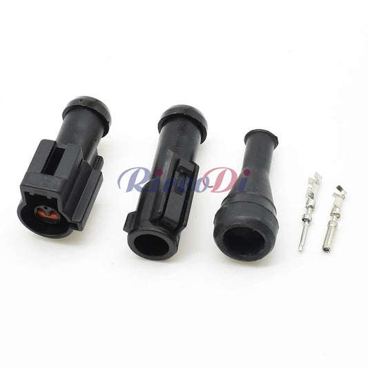 Close-up of terminals on DJ70210-1.5-11/21 waterproof automotive 2 pin sealed connector for reliable connections