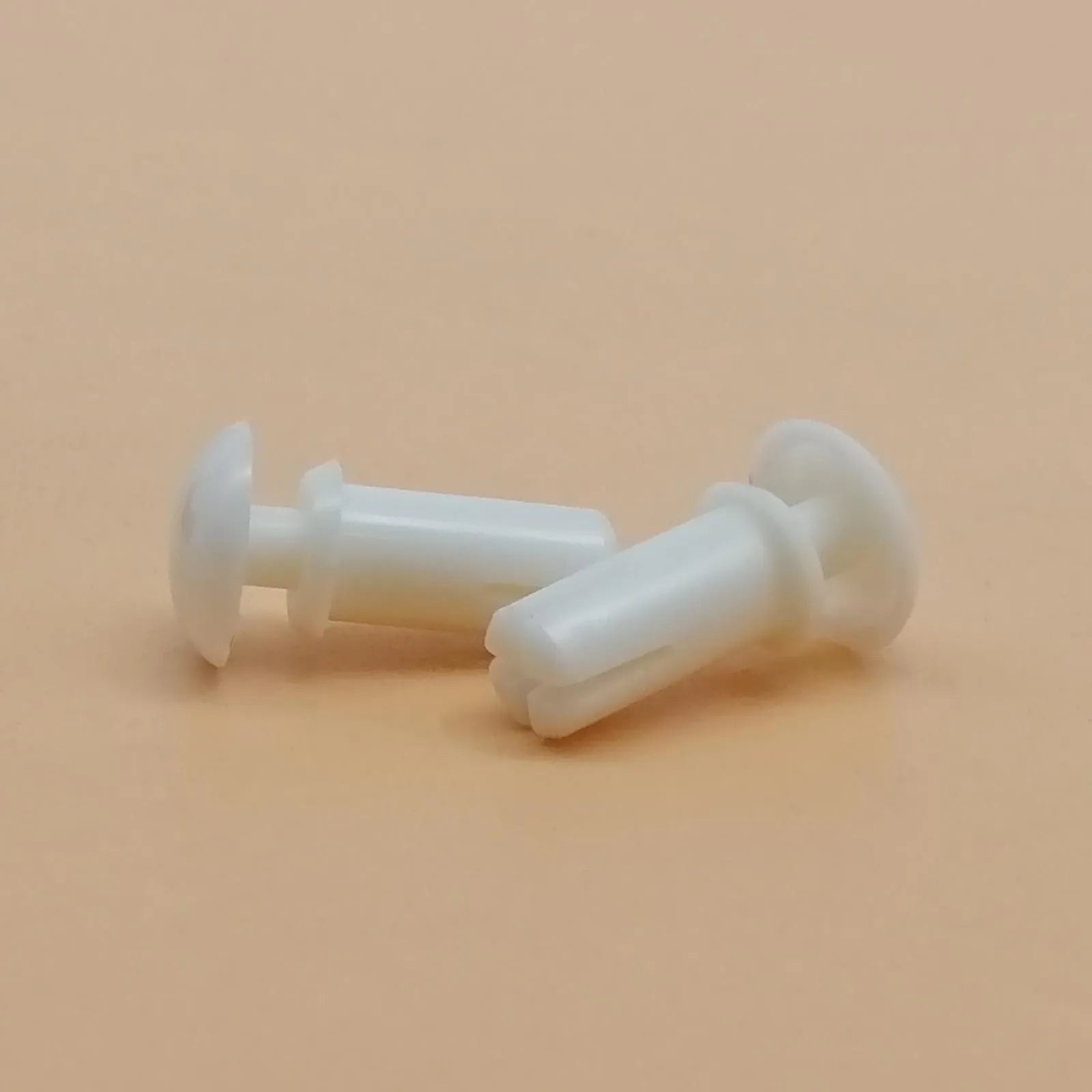 R_type_expansion_tube_plug_nylon_press_rivet_clip_for_PCB_board