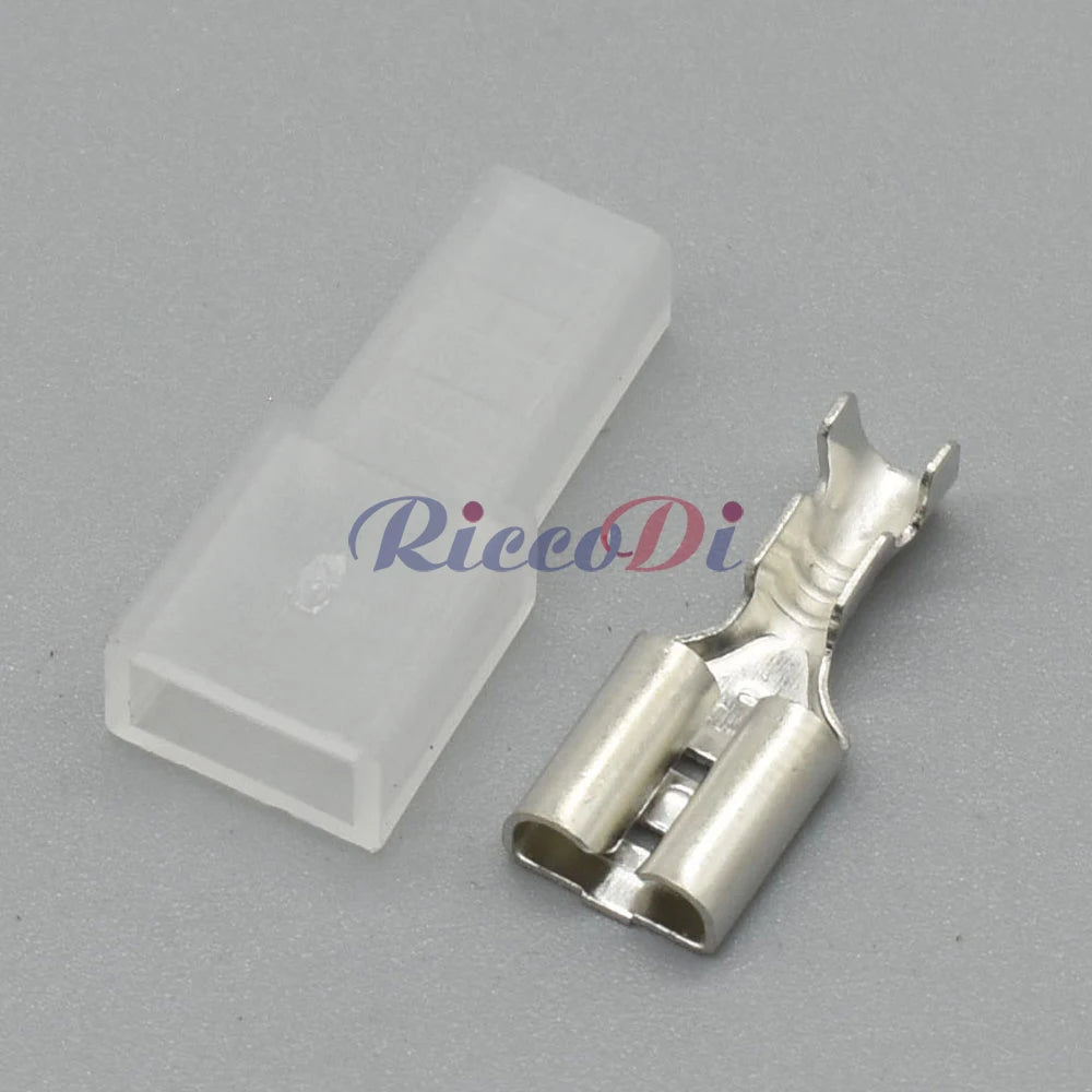 DJ7013B-6.3-21 Automotive Yellow Rectangular Connector — 6.3mm 1-Pin Jacketed Wiring Plug with Terminal