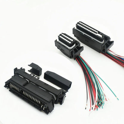 1393436-4 / 1393450-5 / V23542-C1052-B300 Automotive ECU Gearbox Computer Board Connector — Engine Control Socket