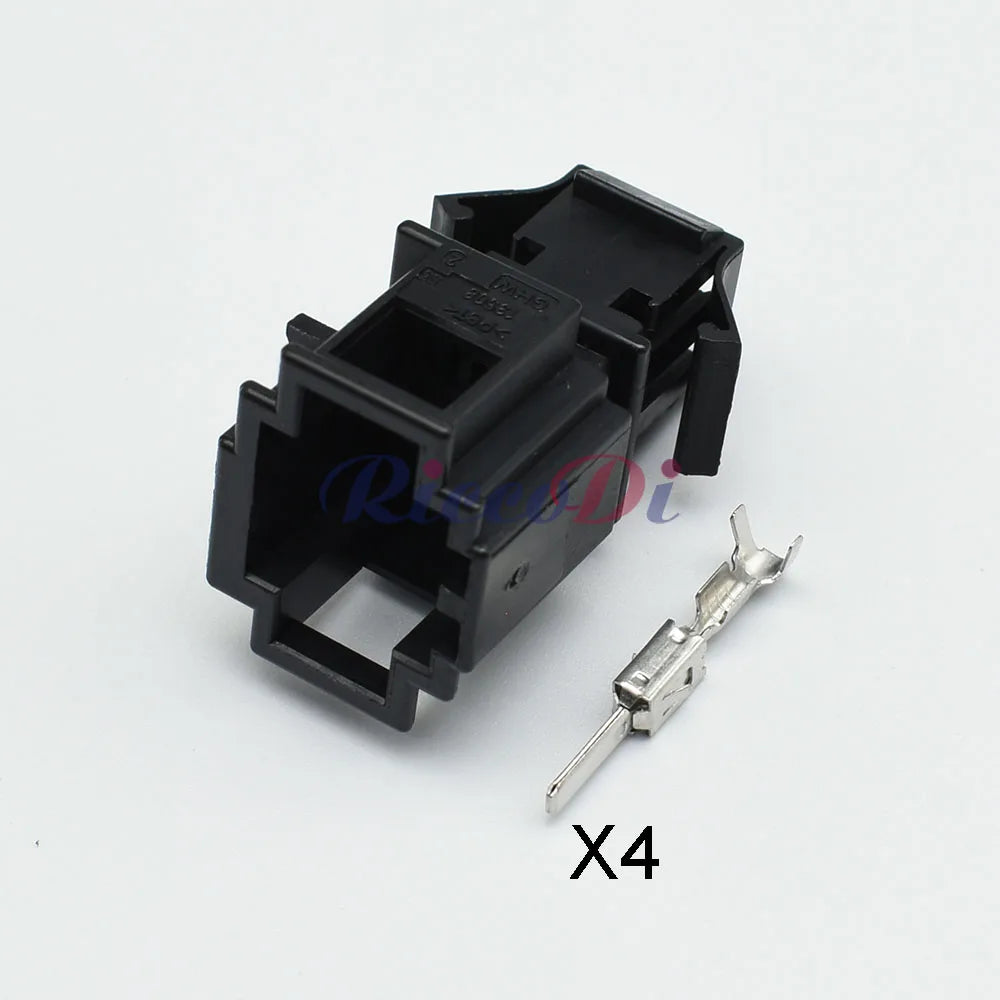 4 Pin 3.5mm Seat Fuel Tank Taillight Connector 1J0972722 DJ7049D-2.8 for VW Audi