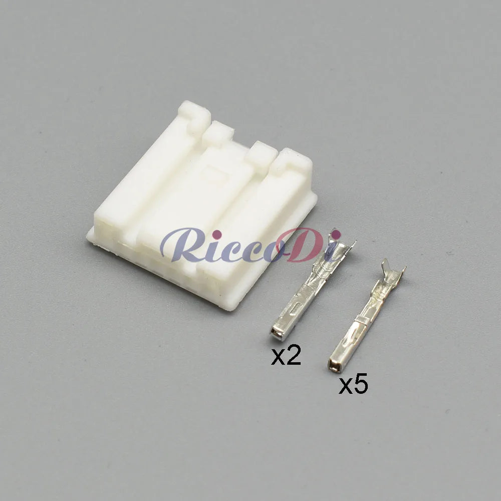 Automotive 7-Pin 0.6/1.2 Series Composite Connector — Toyota Central Control Latch Plug Male Female Docking Socket