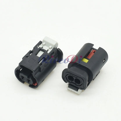 Automotive Fuel Nozzle and Urea Sensor Connector with Terminals 1-1718643-1 1-1703498-1