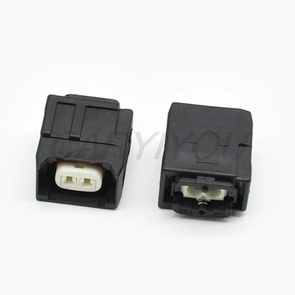 Automotive Diesel Fuel Injector Connector AC Assembly with Terminals Car Fuel Pump Socket 90980-12747 7287-1495-30