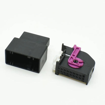 1-1355350-1 / 1-1355349-1 Automotive 18-Pin Connector — VW Air Conditioning Panel & Amplifier Wire Plug