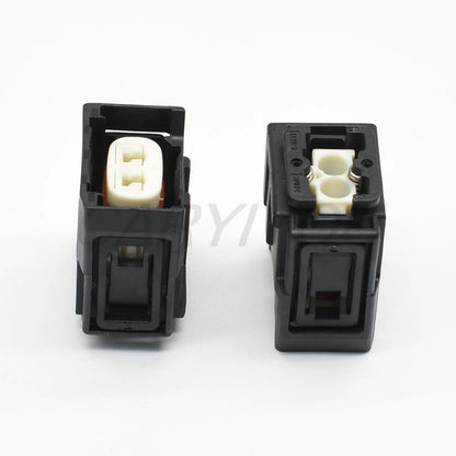 Automotive Diesel Fuel Injector Connector AC Assembly with Terminals Car Fuel Pump Socket 90980-12747 7287-1495-30