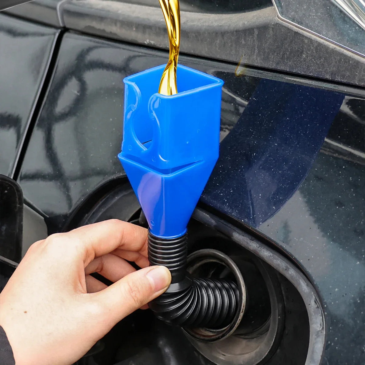 Telescopic Car Refueling Funnel – Universal Foldable Transfer Funnel for Engine Oil & Gasoline (1/2/4PCS)