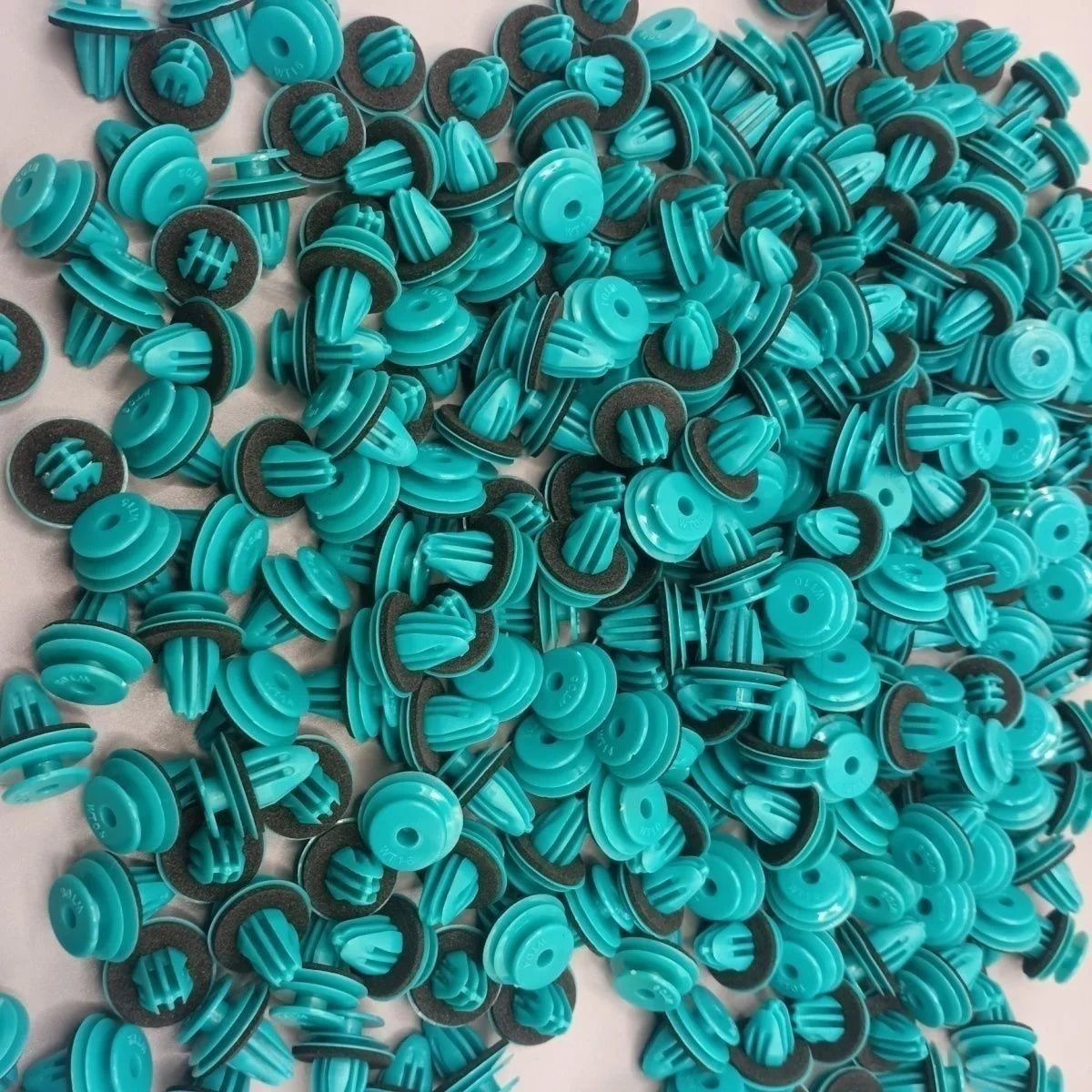Auto Door Panel Clip with Seal Ring — Fastener Rivet Retainer for Car Interior Trim 20/100pcs