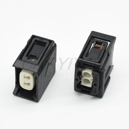 Automotive Diesel Fuel Injector Connector AC Assembly with Terminals Car Fuel Pump Socket 90980-12747 7287-1495-30