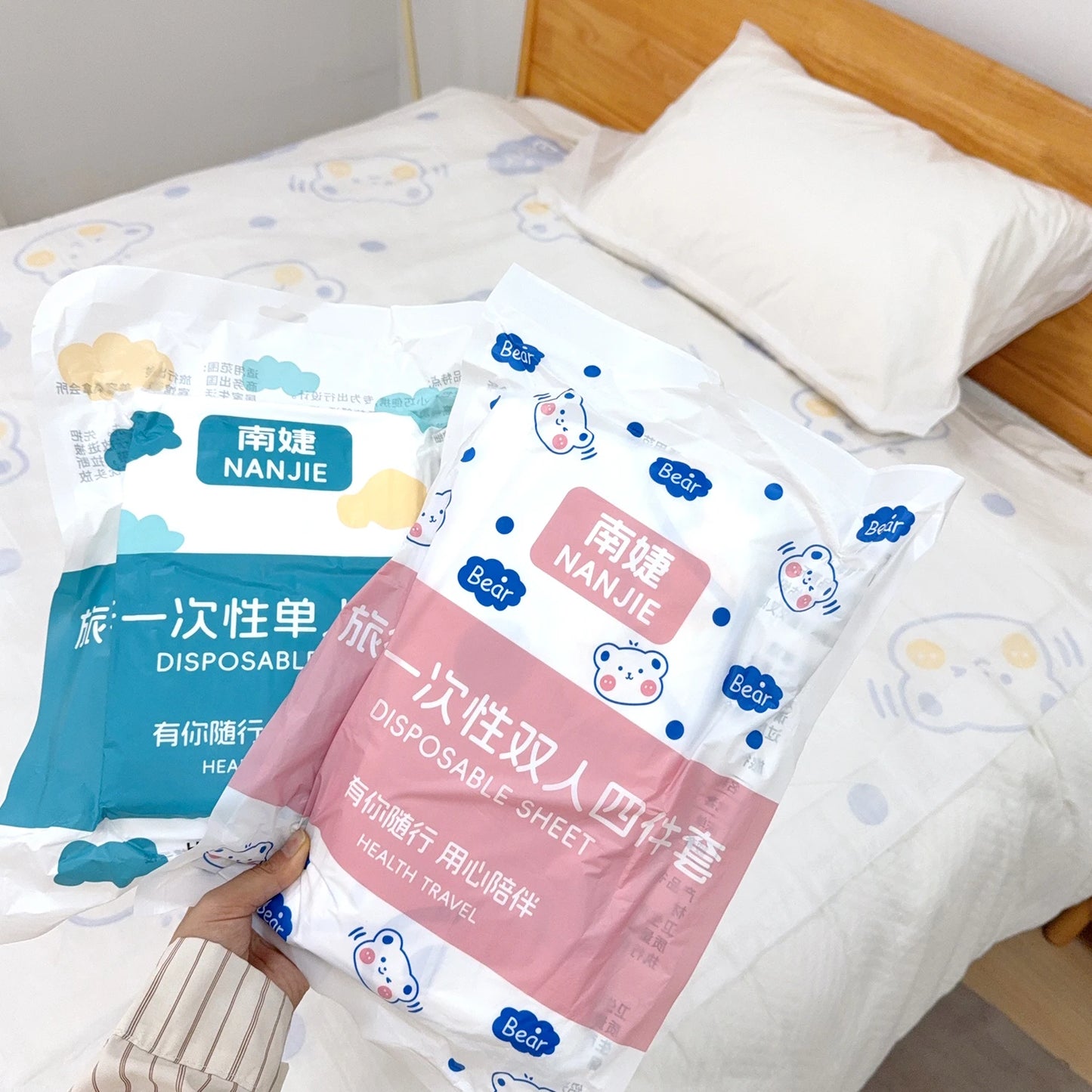 Disposable Non-Woven Bedding Set – Waterproof Travel Duvet Cover, Bed Sheet & Pillowcase Set for Hotel & Portable Travel Use