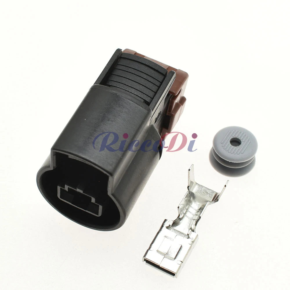 1 Pin 7.8mm Connector PK011-01027 PK015-01027 DJ7015Y-7.8 PA66 Automotive Plug Socket with Terminal