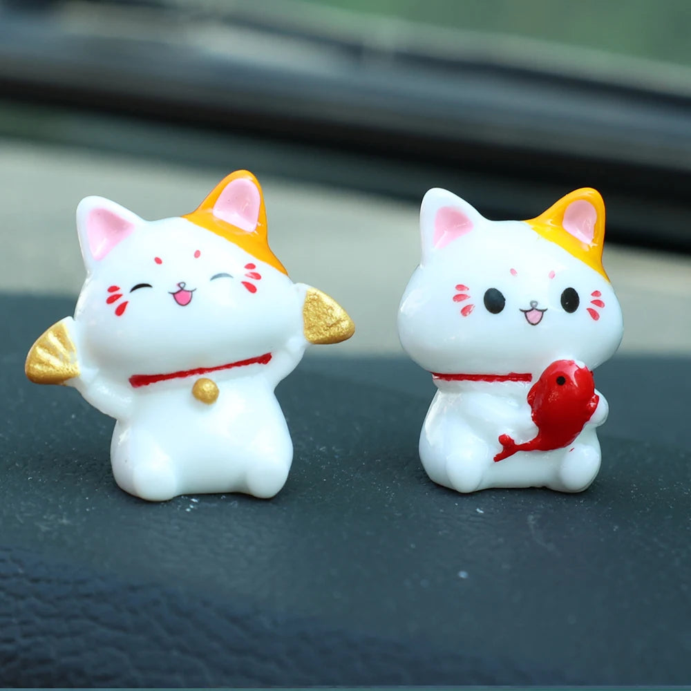 Car Japanese Lucky Cat Ornaments Car Dashboard Center Console Cute Resin Maneki-Neko Auto Interior DIY Decoration Accessories