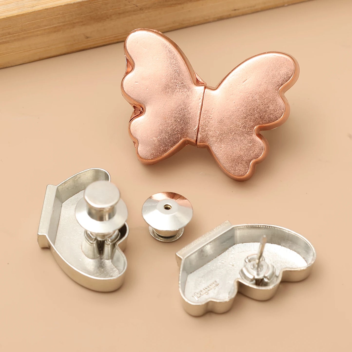 Butterfly Magnetic Curtain Clips — Nail-Free Detachable Window Curtain Buckles