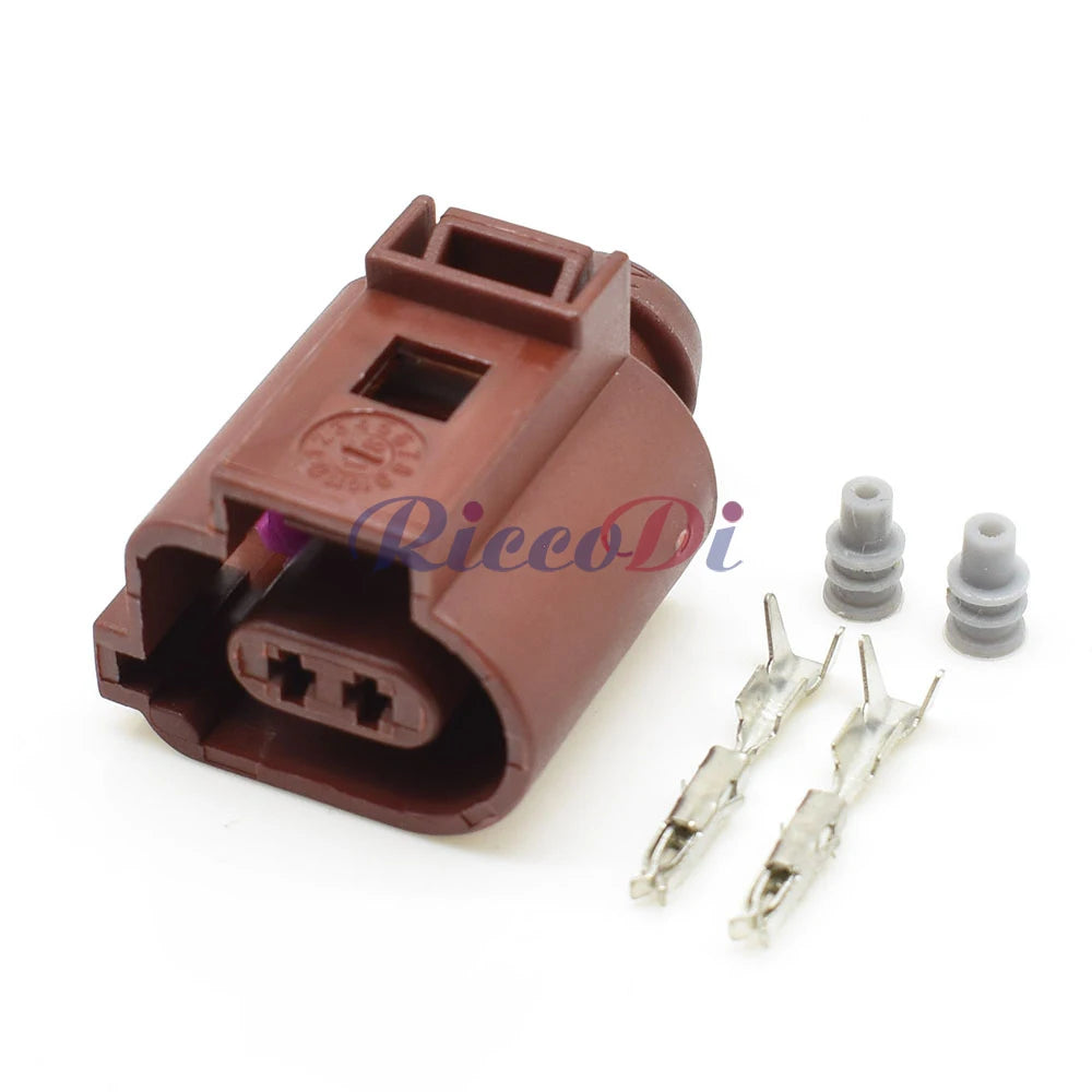 Automotive Electric Hand Brake Rear Wheel Cylinder Motor Connector Plug 1J0973802 / 1J0973702A / 1J0973702A