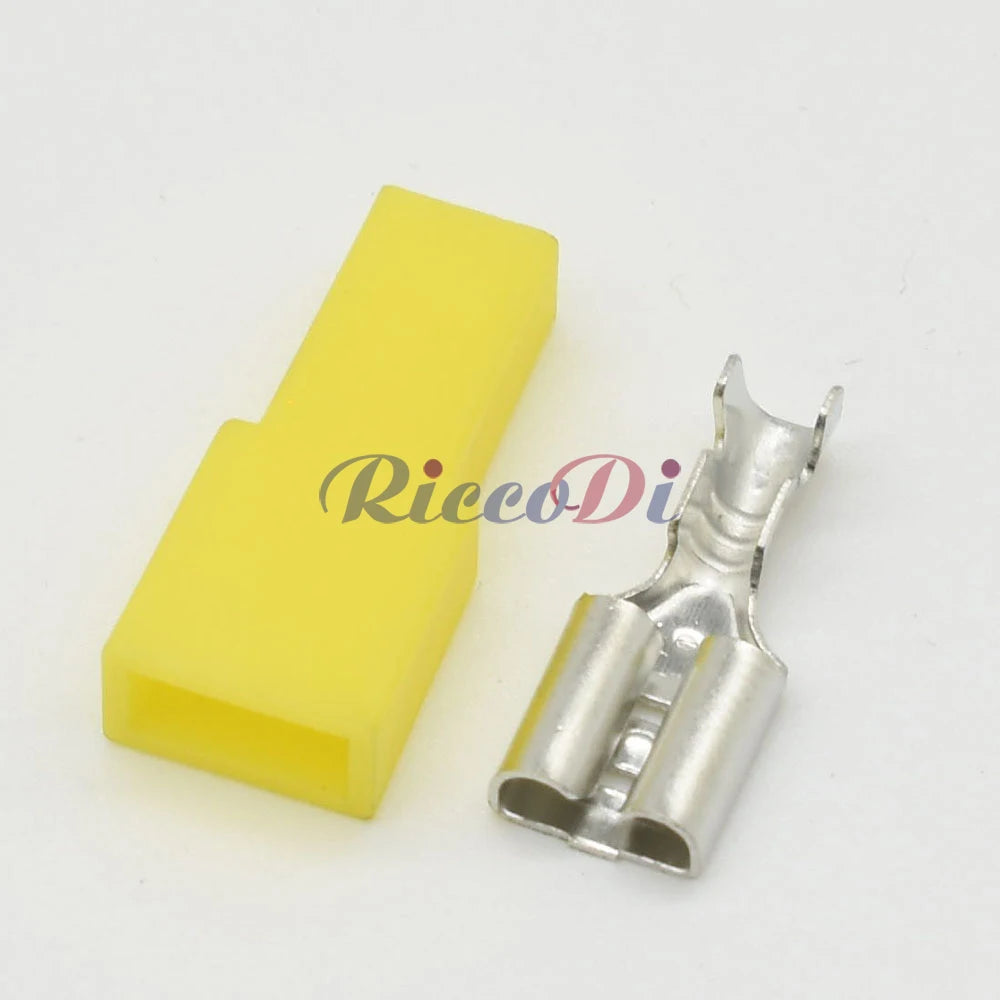 DJ7013B-6.3-21 Automotive Yellow Rectangular Connector — 6.3mm 1-Pin Jacketed Wiring Plug with Terminal