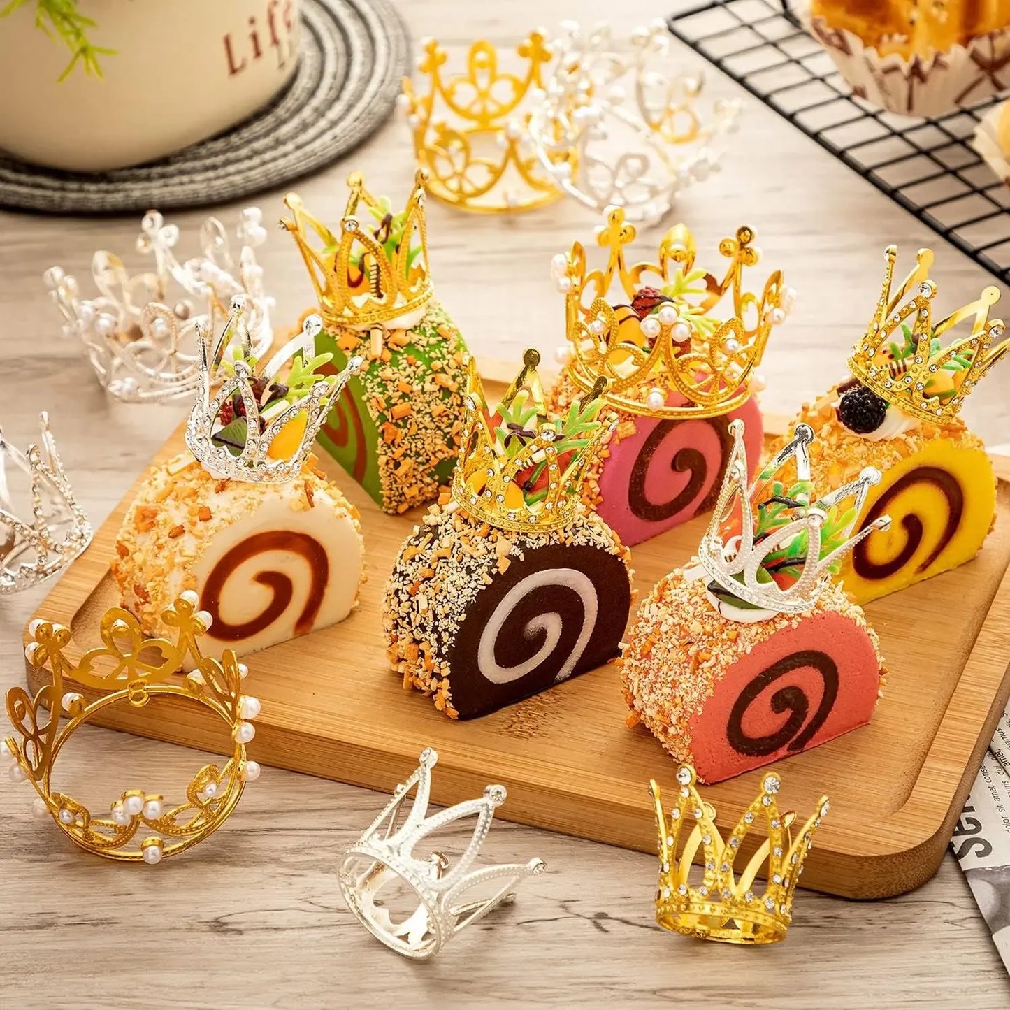 Wholesale Crown Cake Decoration Gold Silver Pearl Crown Topper Mini Princess Headwear Decoration Birthday Wedding Decor Supplies