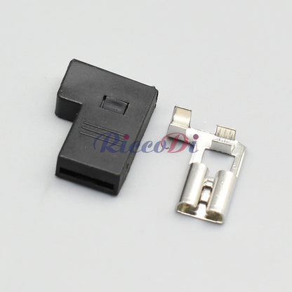 1 Pin 6.3mm Flag Right Angle Connector DJ7019A-6.3-21 Spring Lock Automotive Lamp Socket