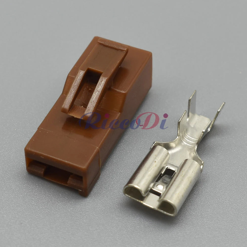 1 Pin 9.5mm Female Connector DJ7015-9.5-21 Automotive Fuse Box Housing Wiring Socket