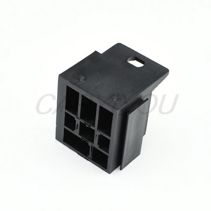 5 Pin 6.3mm Relay Base Holder Connector 3334485008 DJJ7054Y-6.3-21 PA66 with Mounting Bracket