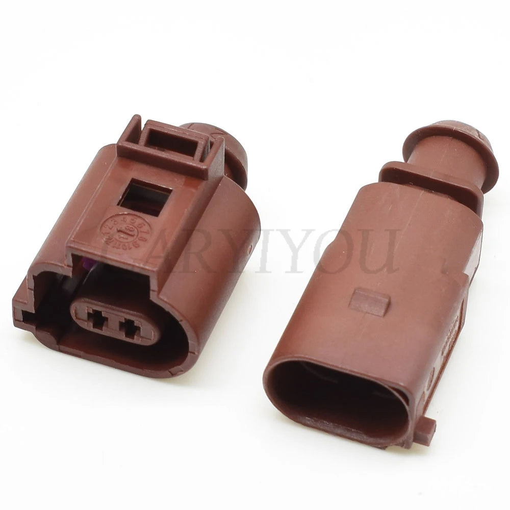 Automotive Electric Hand Brake Rear Wheel Cylinder Motor Connector Plug 1J0973802 / 1J0973702A / 1J0973702A