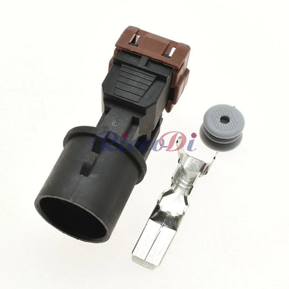 1 Pin 7.8mm Connector PK011-01027 PK015-01027 DJ7015Y-7.8 PA66 Automotive Plug Socket with Terminal