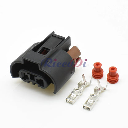 2-Pin Automotive Female Connector DJ7029W-2.8-21 — Low Beam & Fog Lamp Plug for Toyota Corolla & VW Golf 6