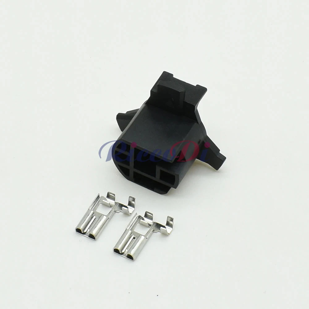 DJ70294-6.3-21 Automotive Low Beam Headlight Lamp Socket Wiring Harness Plug with Terminal