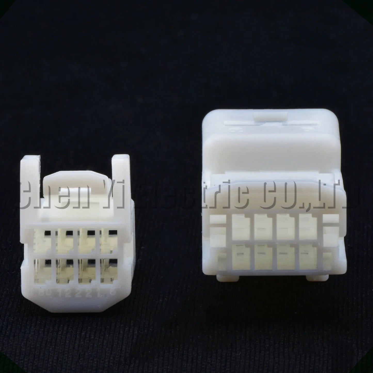 8 Pin Multimedia Navigation CD Connector 1376352-1 1565804-1 for Toyota