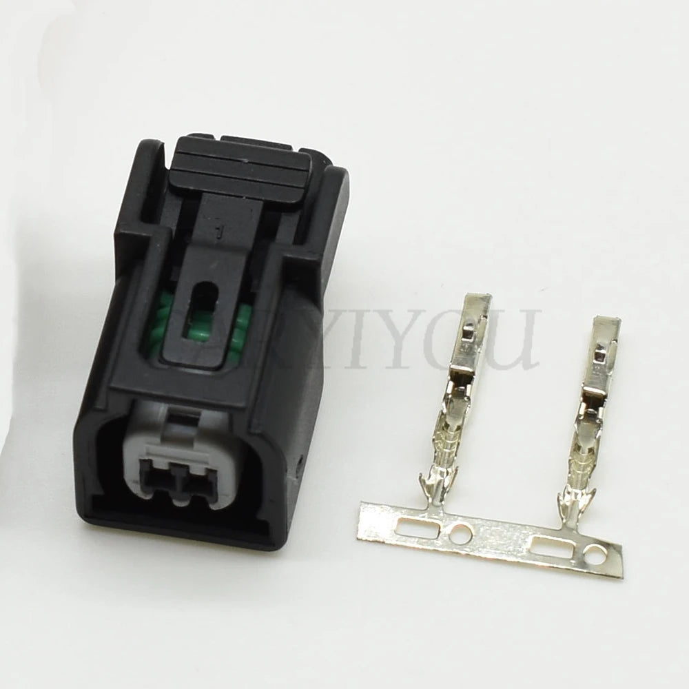 Automotive Starter Socket with Terminal Electric Spray Wire Connector Compatible with 6189-6904