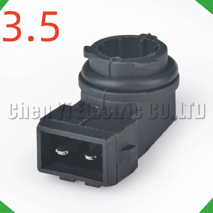 2 Pin Headlight Lamp Holder Connector 15327869 For VW Polo Auman