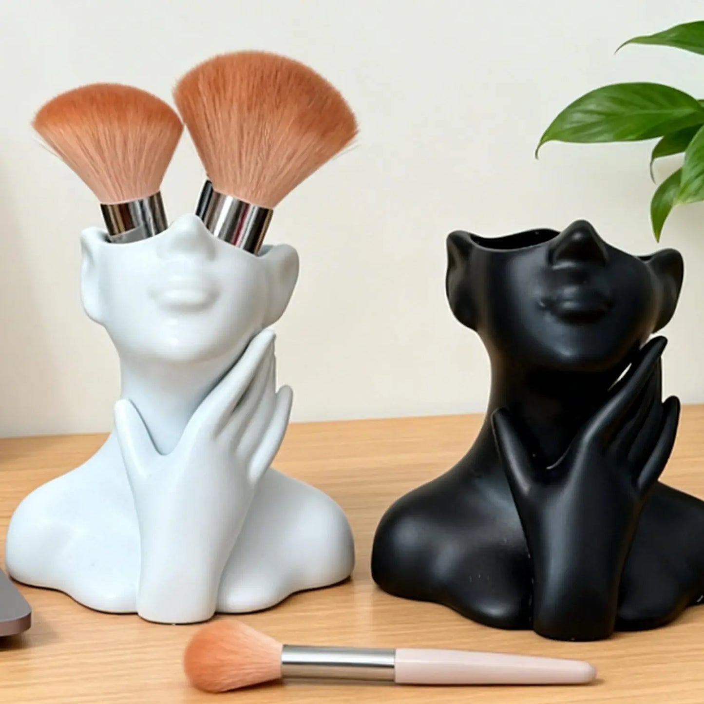 Vinyl Figure Storage Holders Creative Human Body Art Styling Office Organizers Multifunctional Makeup Brush Holder Decoration