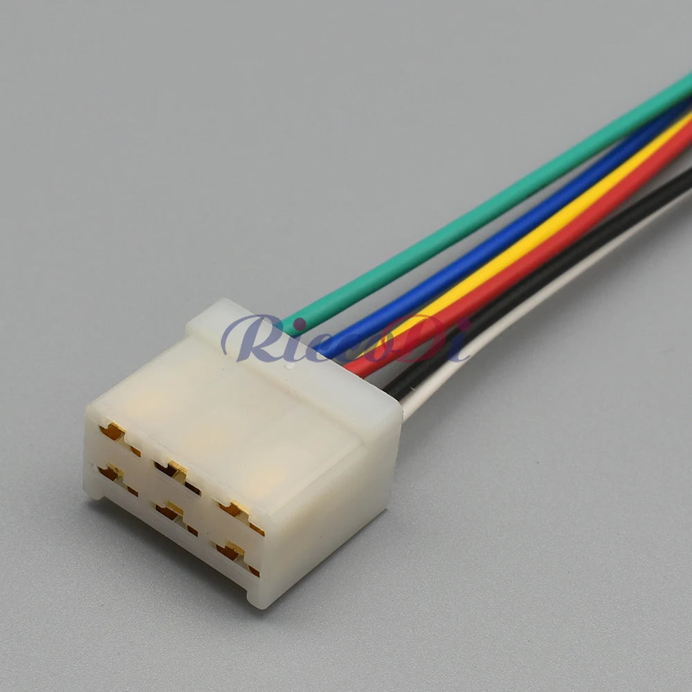 6-Pin Automotive Connector 880297-1 / 180906-0 with Metal Pins — TE Connectivity AMP Wiring Plug