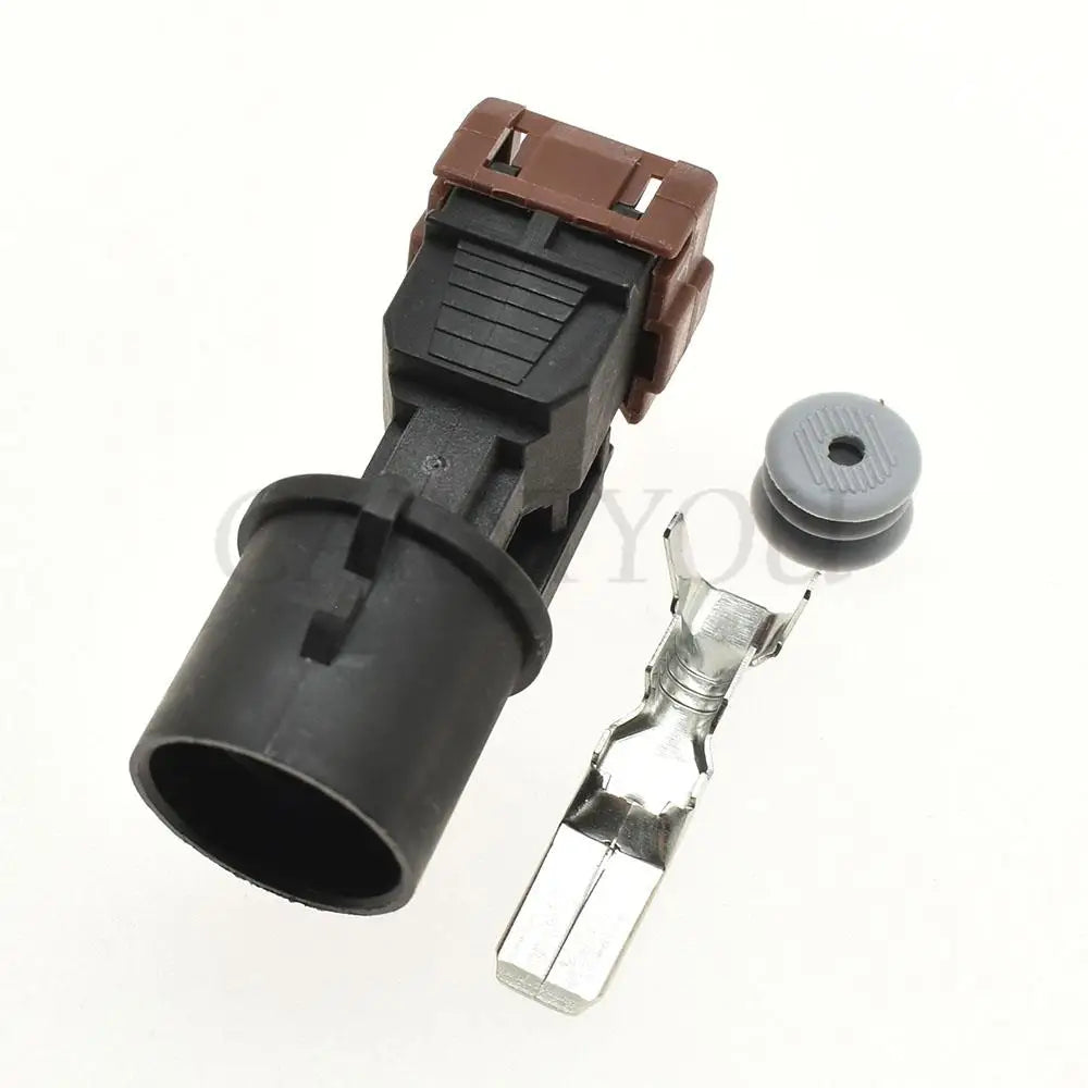 1 Pin 7.8mm Connector PK011-01027 PK015-01027 DJ7015Y-7.8 PA66 Automotive Plug Socket with Terminal