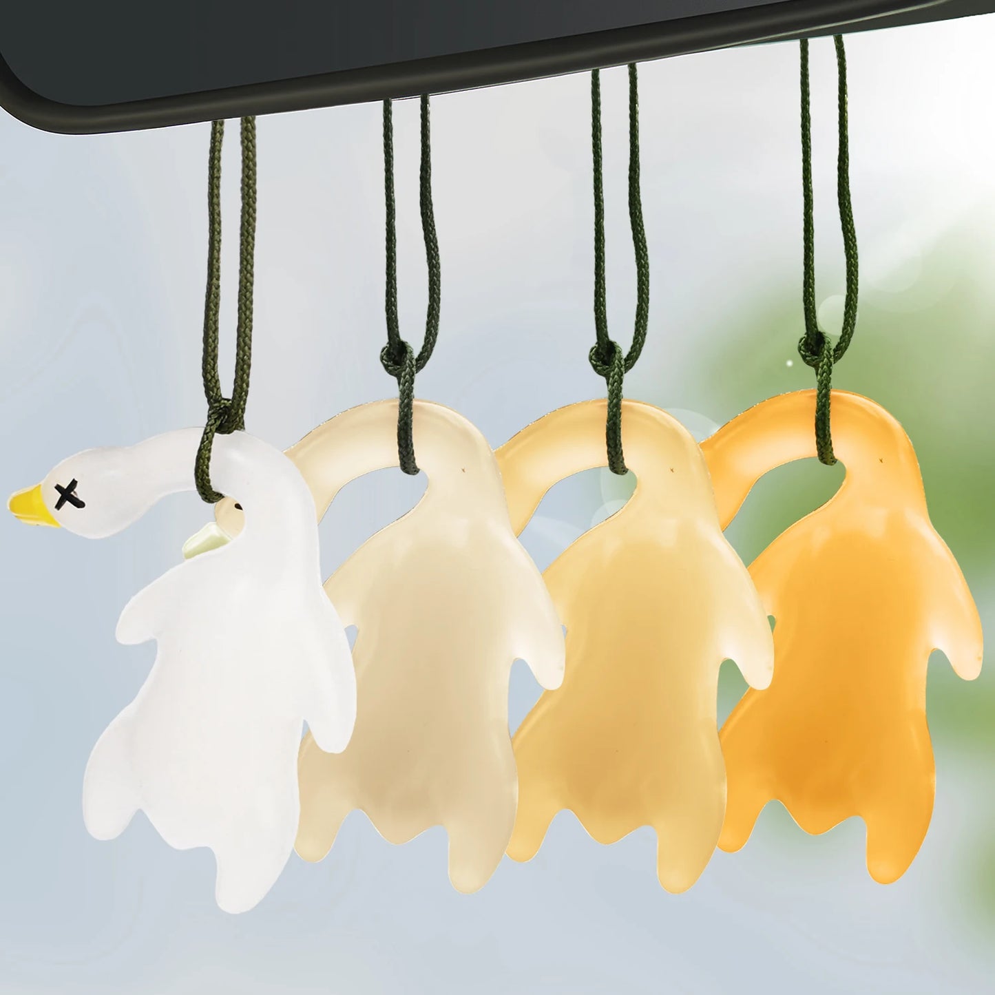 Color-Changing Duck Keychain Cartoon DIY Car Accessory