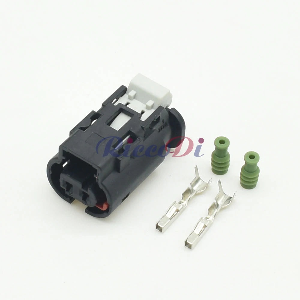 Automotive Fuel Nozzle and Urea Sensor Connector with Terminals 1-1718643-1 1-1703498-1