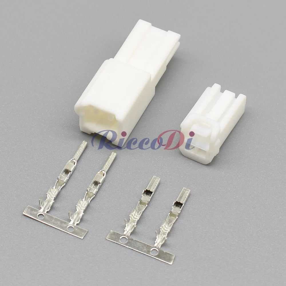 car horn cable connector plug with secure fit for automotive electrical systems
