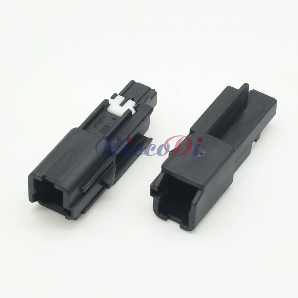 Automotive 2P AC tweeter wire connector featuring secure locking mechanism to prevent disconnection