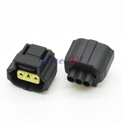 Durable plastic housing of 3-pin female auto alternator generator connector 184032-1 for long-lasting performance