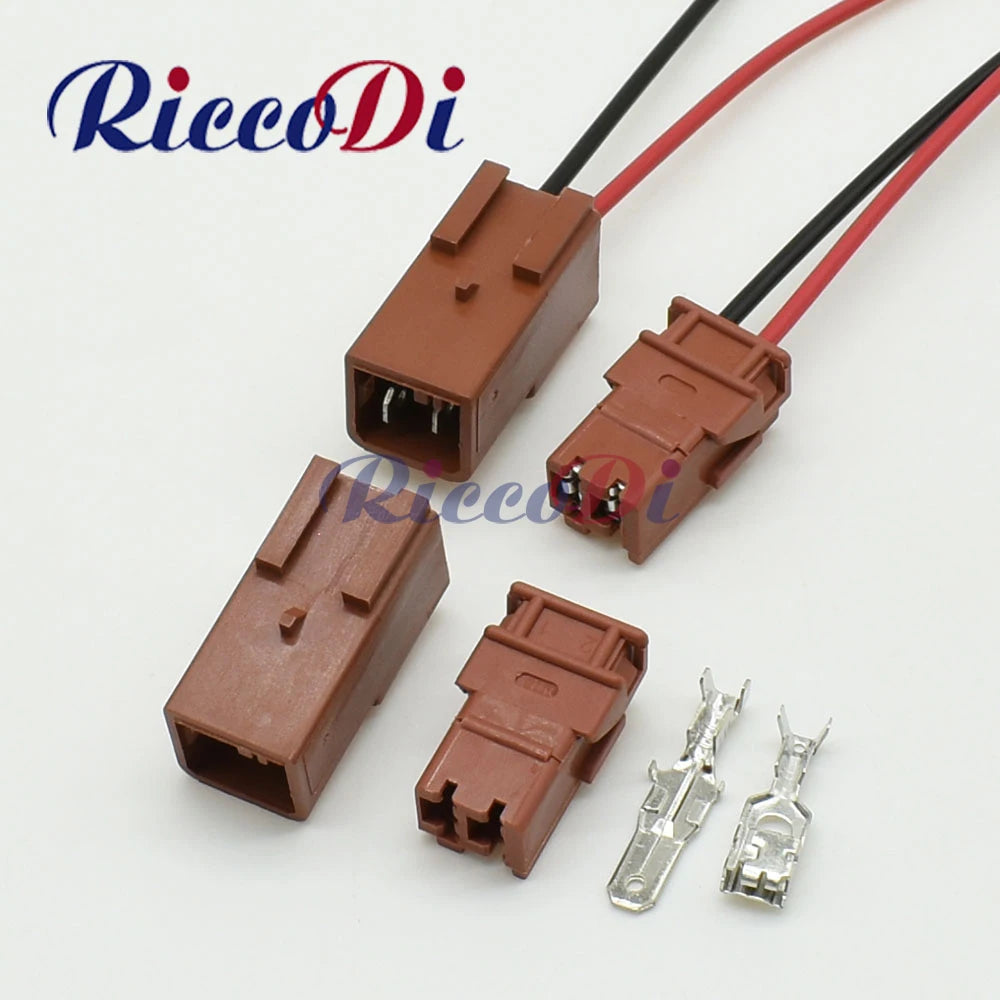 Overview of AMP TYCO 2 pin automotive wire harness connector socket 1-142680-1 / 1-144835-2 for secure vehicle wiring