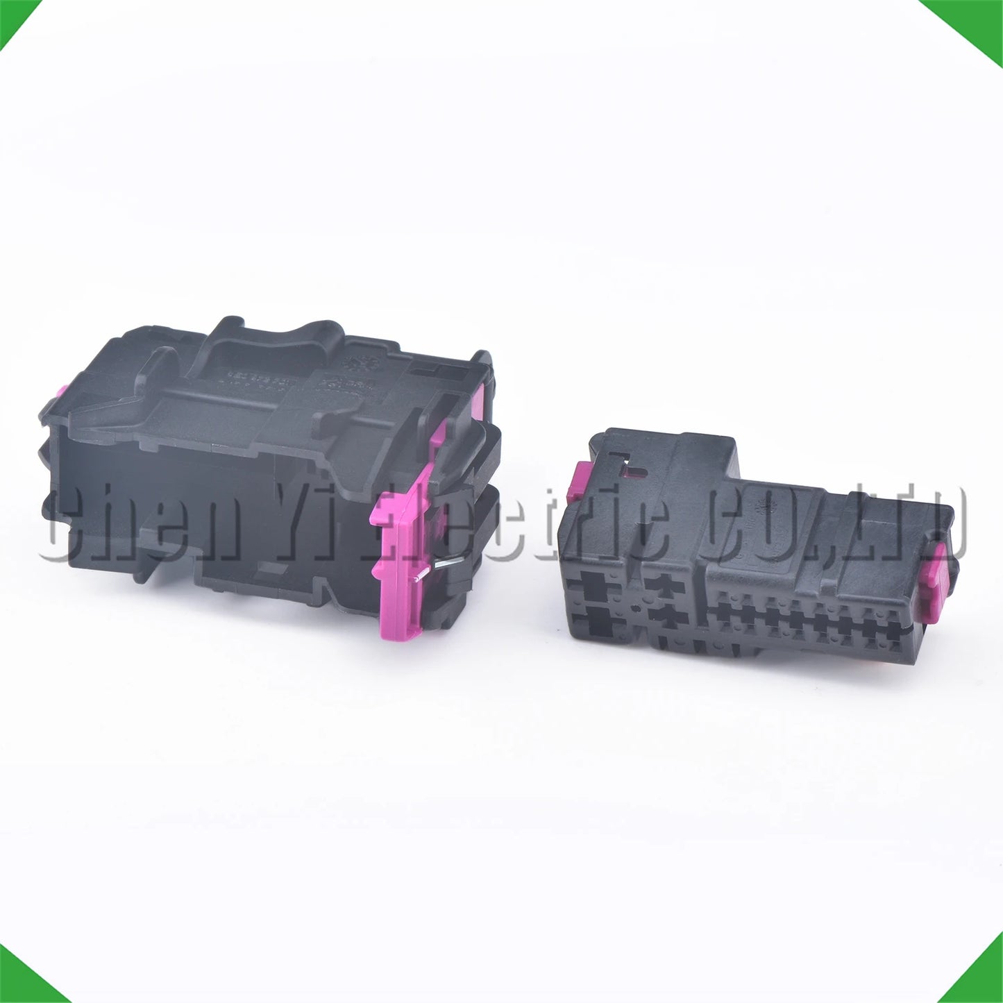 Automotive door connector plug 8E0972702 for Audi wire harness